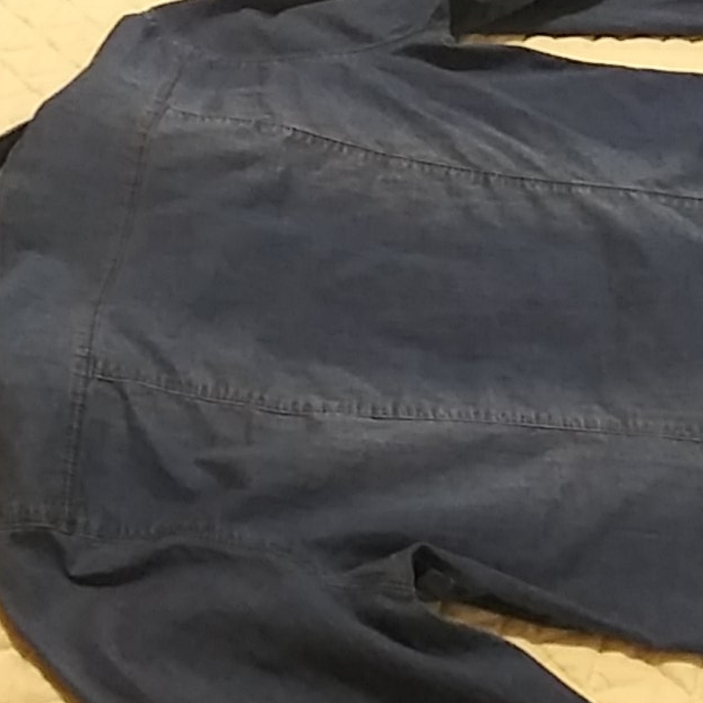 Guess los Angeles denim shirt. - Picture 9 of 16